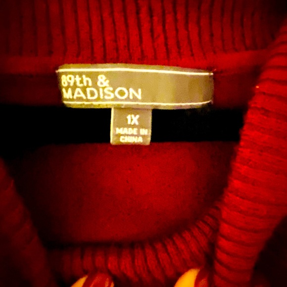 89th and Madison red/maroon soft long sleeve sweater. - Picture 2 of 5